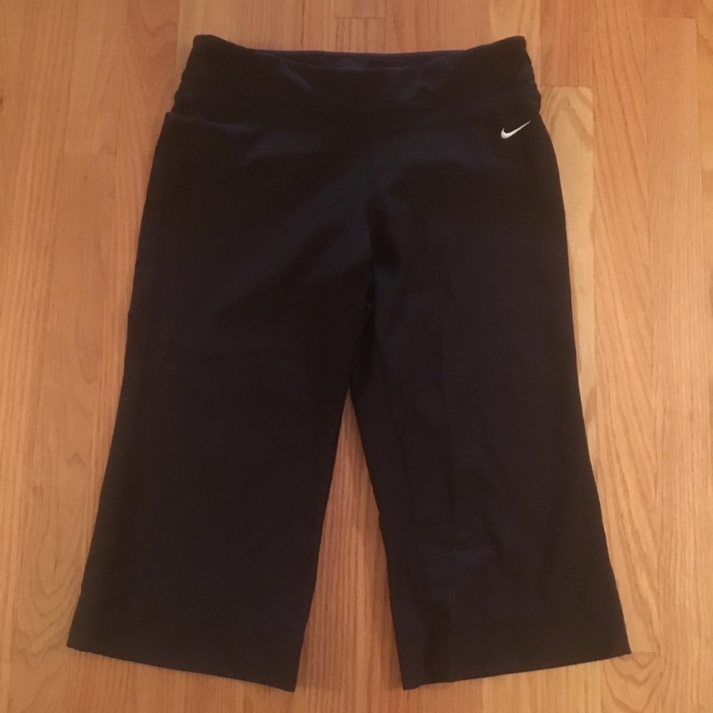 Women’s Nike DriFit Wide Leg Capri Sz M